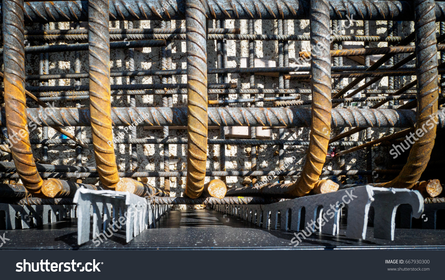 stockphotocloseupofbentreinforcementbarsofafoundationrcpile